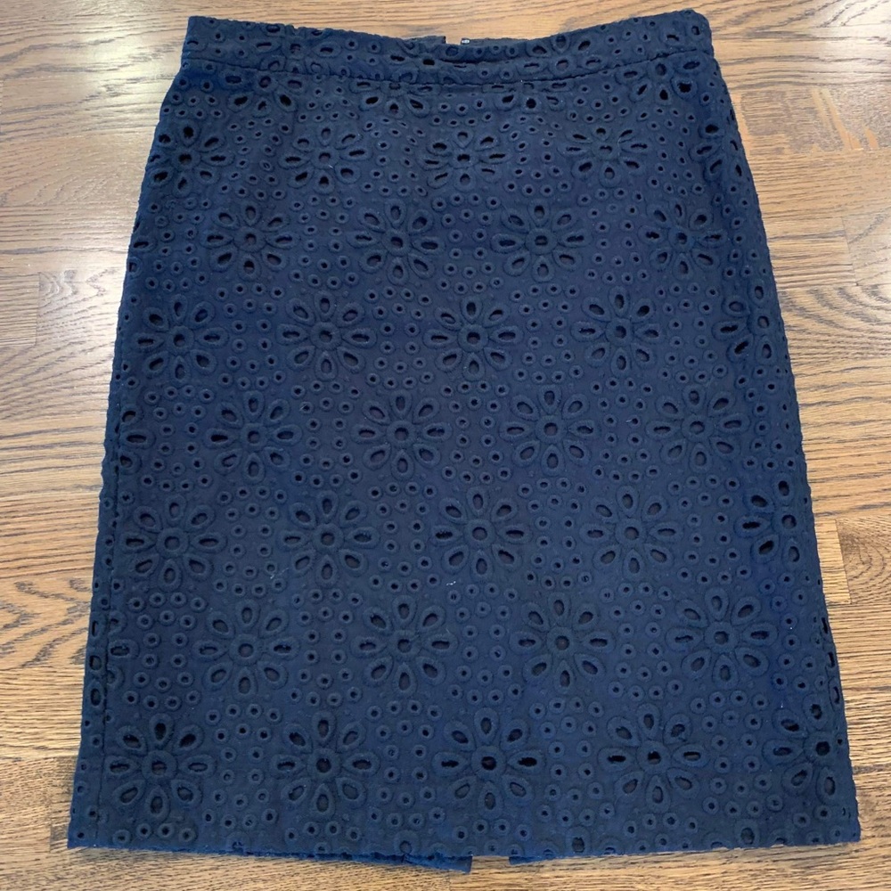 J Crew Navy Eyelet skirt EUC size 8
